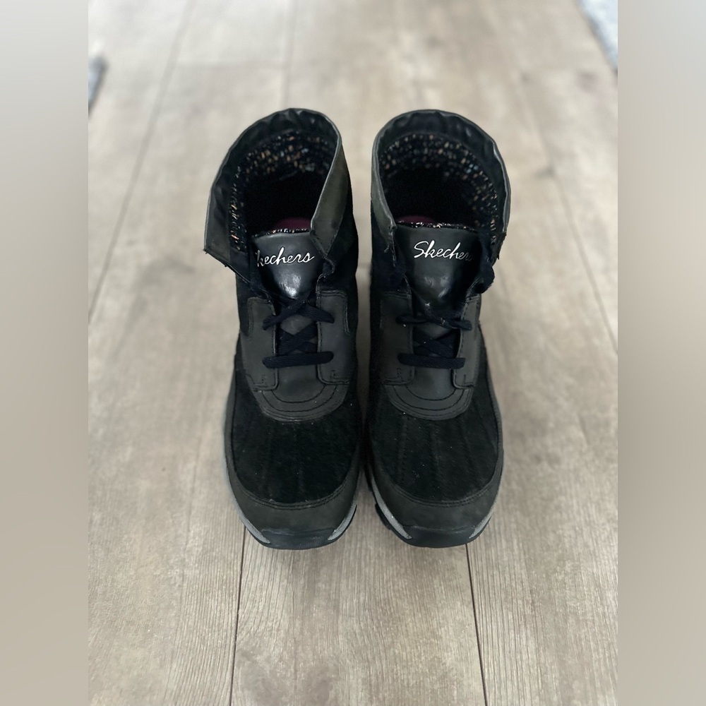 Skechers Women’s Leather Memory Foam Winter Boots sz 11
Excellent condition - Picture 13 of 16